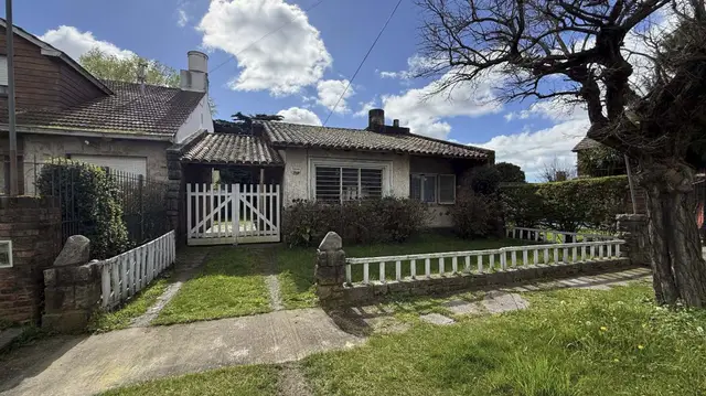 Casa de 4 ambientes en venta en LOS PINARES