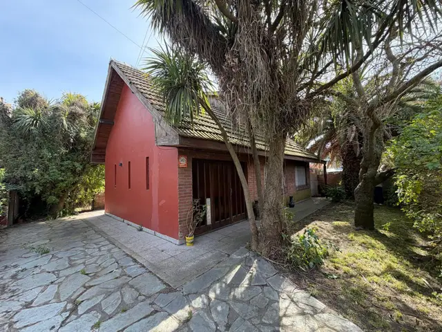 Casa de 3 ambientes en venta en PARQUE CAMET