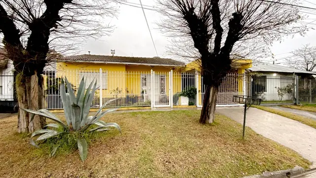 Casa de 3 ambientes en venta en PUNTA MOGOTES