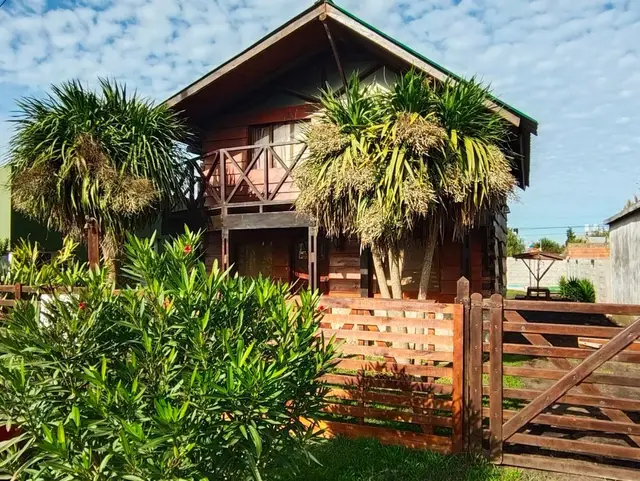 Casa de 3 ambientes en venta en Santa Elena