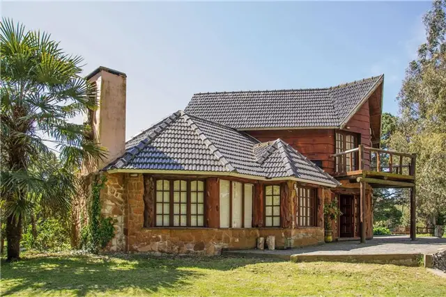Casa de 4 ambientes en venta en LOS ACANTILADOS