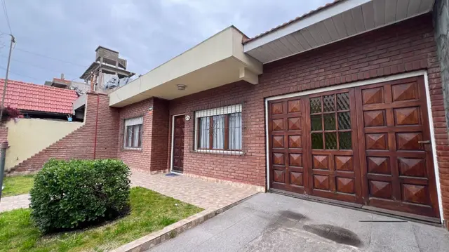 Casa de 3 ambientes en venta en REGIONAL