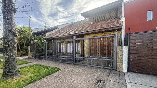 Casa de 4 ambientes en venta en COLINAS DE PERALTA RAMOS