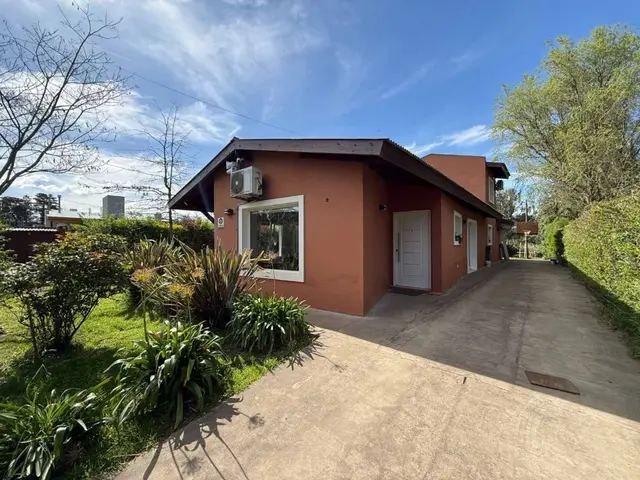 Casa de 4 ambientes en venta en Los Acantilados