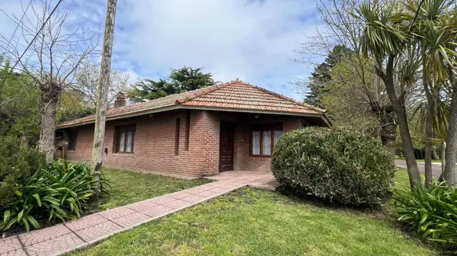 Casa de 4 ambientes en venta en LAS MARGARITAS