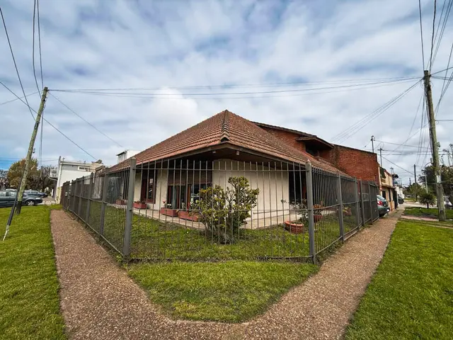 Casa de 5 ambientes en venta en CORONEL DORREGO