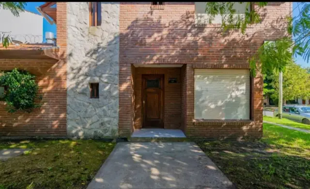 Casa de 4 ambientes en venta en LOS PINARES