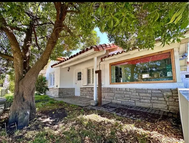 Casa de 3 ambientes en venta en LOS ACANTILADOS