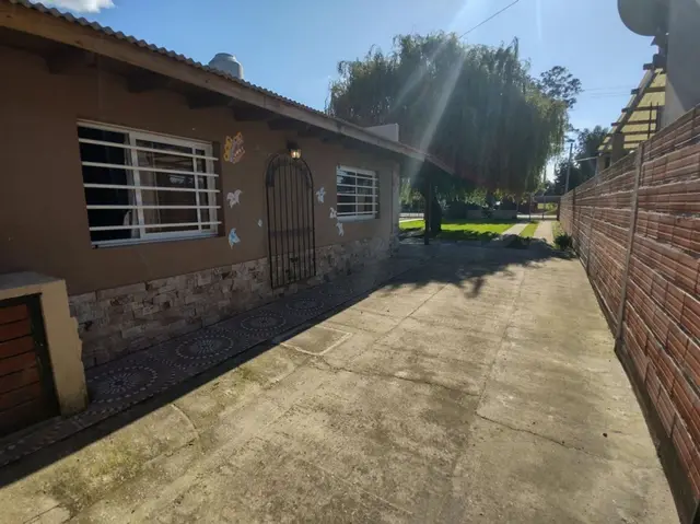 Casa de 4 ambientes en venta en PARQUE CAMET