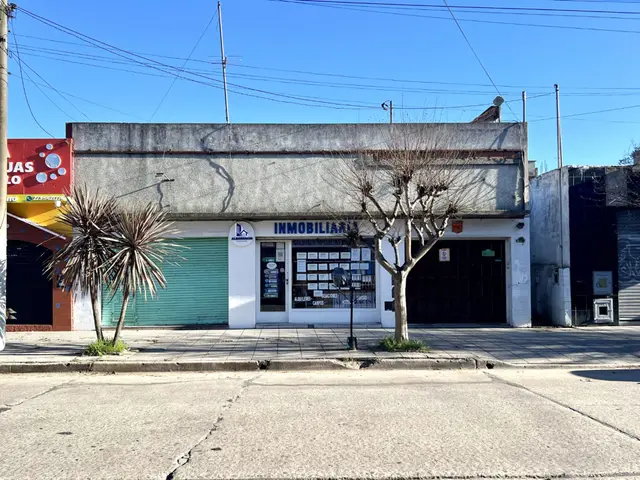 Local de 6 ambientes en venta en VILLA PRIMERA