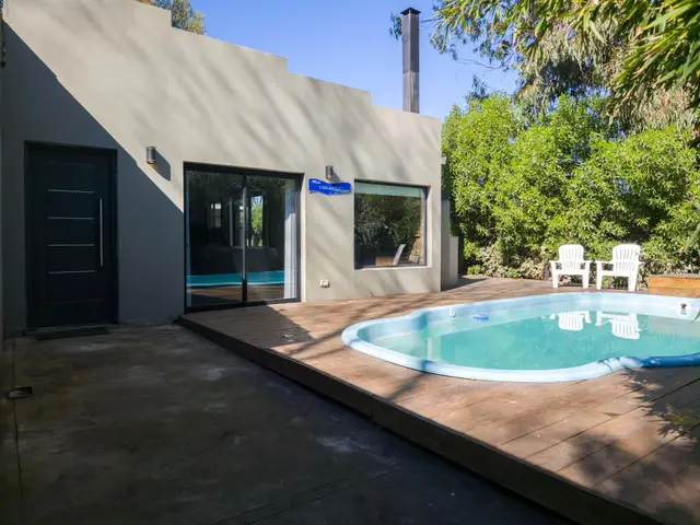 Casa de 3 ambientes en venta en LOS ACANTILADOS
