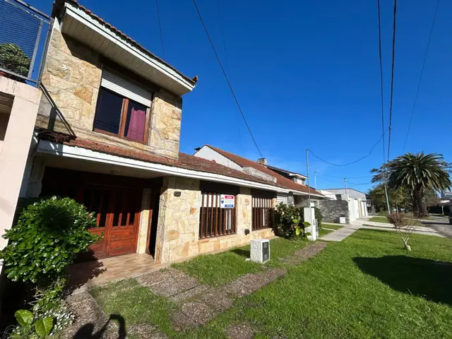 Casa de 4 ambientes en venta en CONSTITUCION