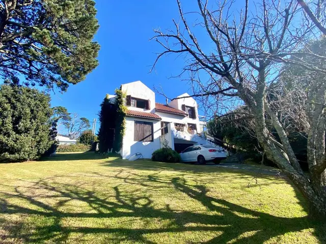Casa de 5 ambientes en venta en SIERRA DE LOS PADRES