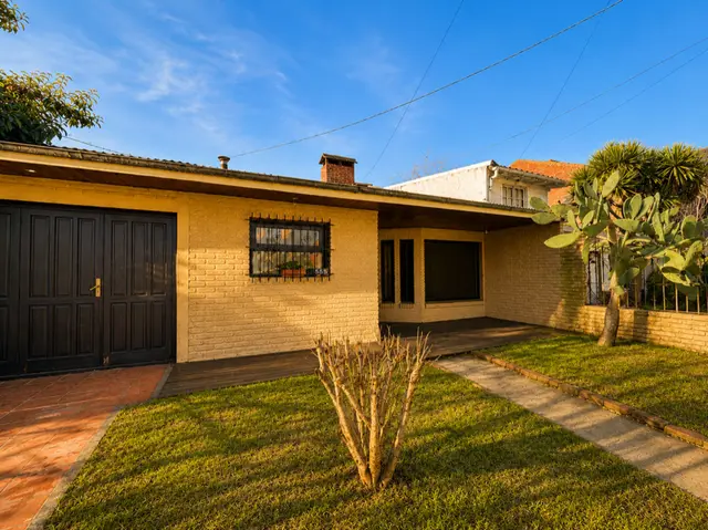 Casa de 3 ambientes en venta en LA FLORIDA