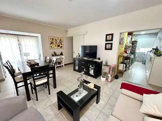 Departamento de 4 ambientes en venta en AEROPARQUE