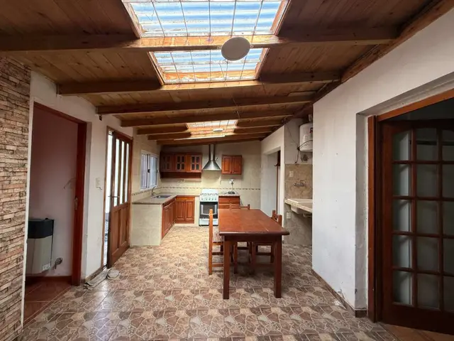 Casa de 3 ambientes en venta en VIRGEN DE LUJAN