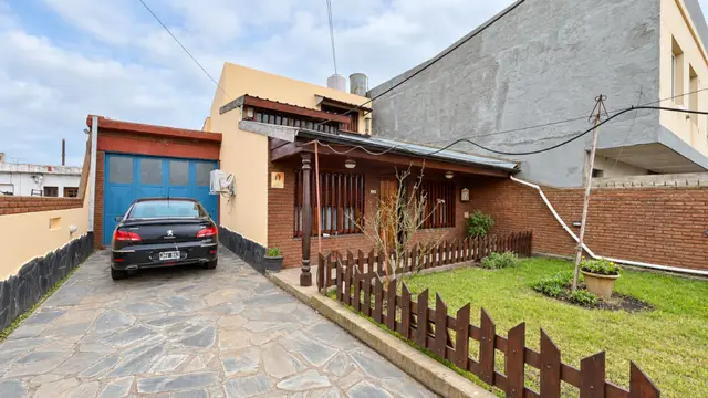 Casa de 3 ambientes en venta en LAS AVENIDAS
