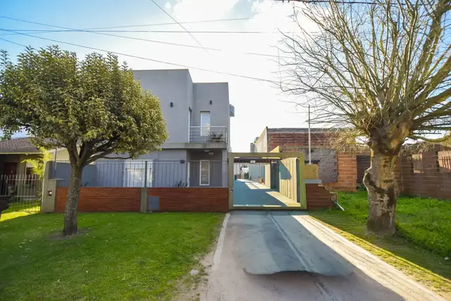 Casa de 4 ambientes en venta en LOS TILOS