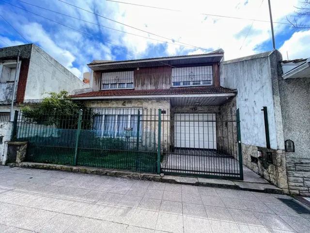 Casa de 6 ambientes en venta en ESTACION NORTE