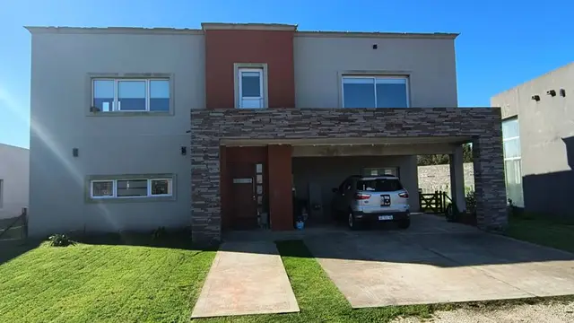 Casa de 5 ambientes en venta en Tierras del Mar