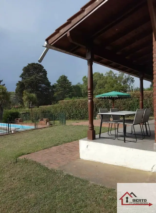 Casa de 4 ambientes en venta en LA GLORIA DE LA PEREGRINA