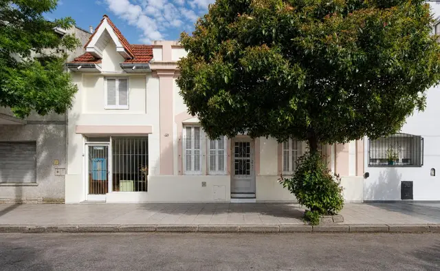 Casa de 6 ambientes en venta en La Perla