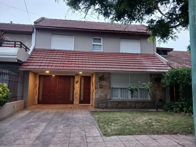 Casa de 3 ambientes en venta en PARQUE LURO