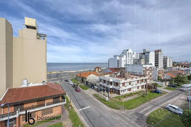 Departamento de 4 ambientes en venta en CONSTITUCION