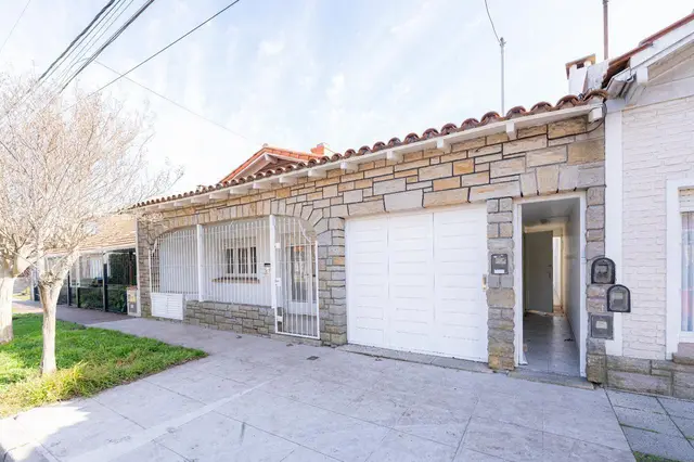 Casa de 3 ambientes en venta en PRIMERA JUNTA