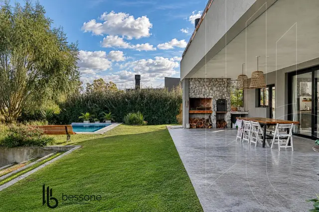 Casa de 4 ambientes en venta en Playa Chapadmalal