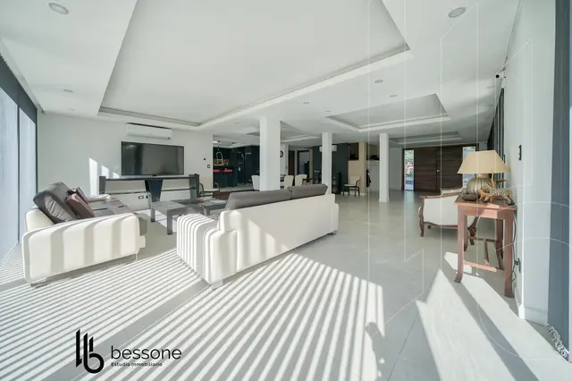 Casa de 5 ambientes en venta en PARQUE LURO
