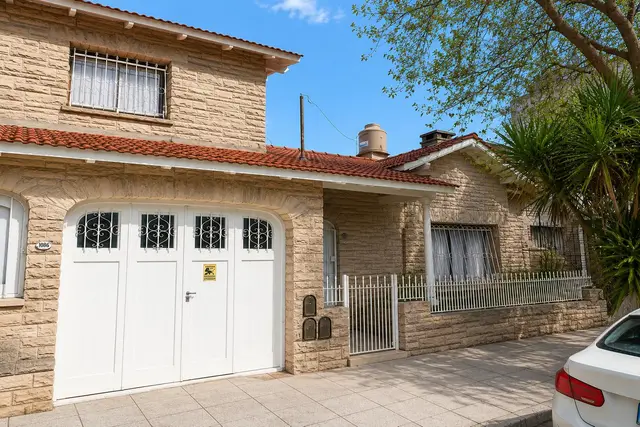 Casa de 4 ambientes en venta en NUEVA POMPEYA