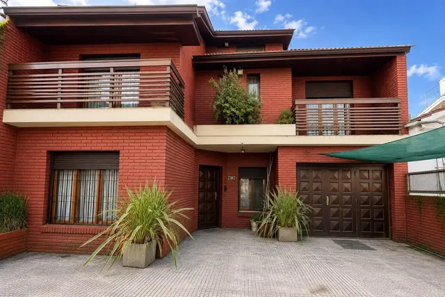 Casa de 4 ambientes en venta en PARQUE LURO