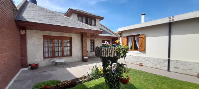 Casa de 3 ambientes en venta en REGIONAL