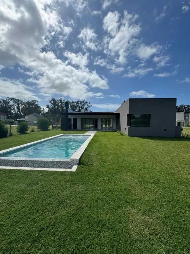 Casa de 5 ambientes en venta en PLAZA PERALTA RAMOS