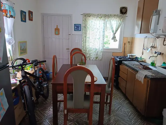 Casa de 3 ambientes en venta en CERRITO Y SAN SALVADOR