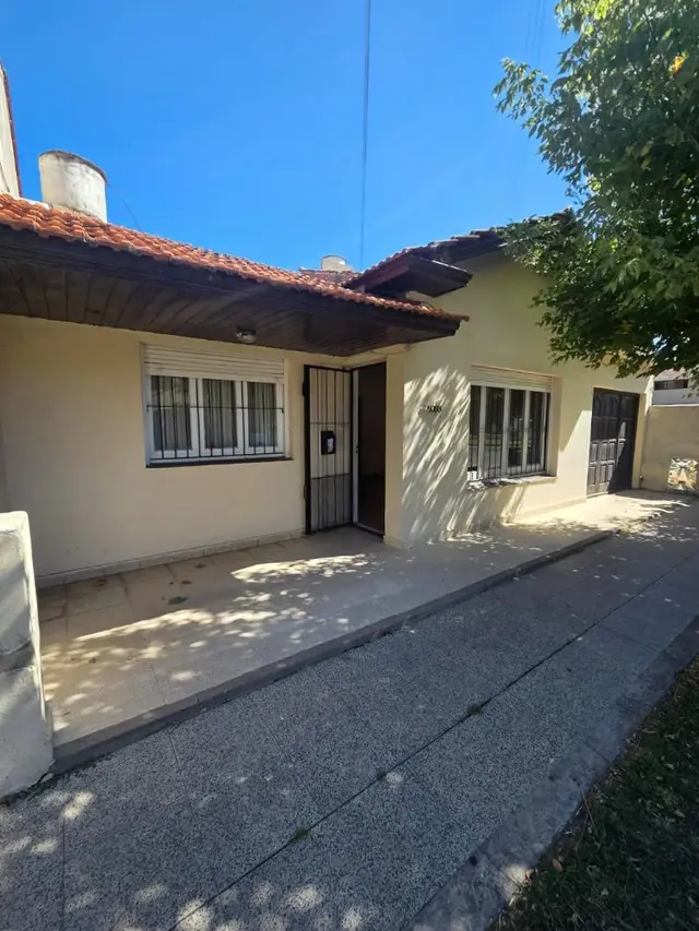 Casa de 3 ambientes en venta en PLAZA PERALTA RAMOS