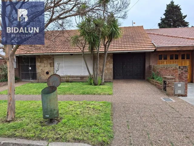 Casa de 5 ambientes en venta en PARQUE LURO