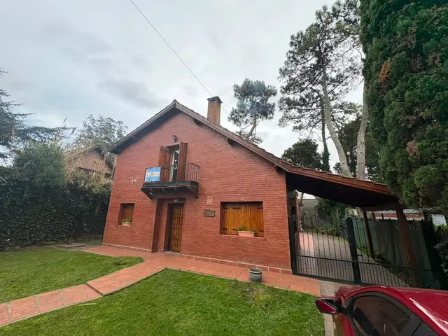 Casa de 5 ambientes en venta en Mar del Plata