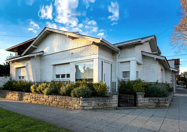 Casa de 4 ambientes en venta en Chauvín