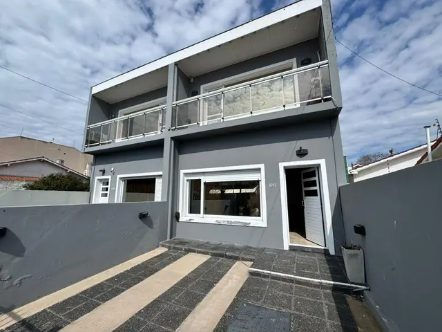 Departamento de 5 ambientes en alquiler en Punta Mogotes