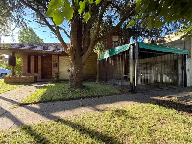 Casa de 4 ambientes en venta en ESTRADA JOSE MANUEL