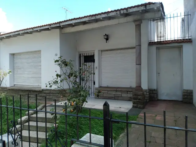 Casa de 3 ambientes en venta en VILLA LOURDES