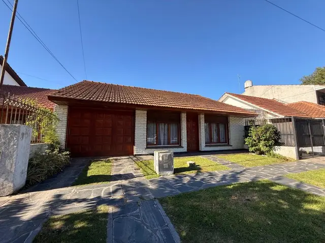 Casa de 3 ambientes en venta en LOS PINARES