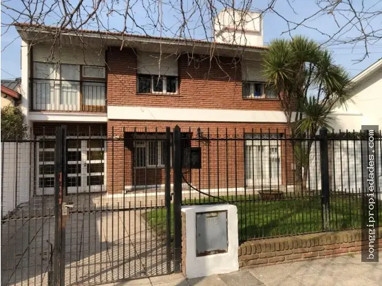 Casa de 4 ambientes en venta en VILLA PRIMERA