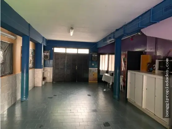 Local de 3 ambientes en venta en NUEVA POMPEYA