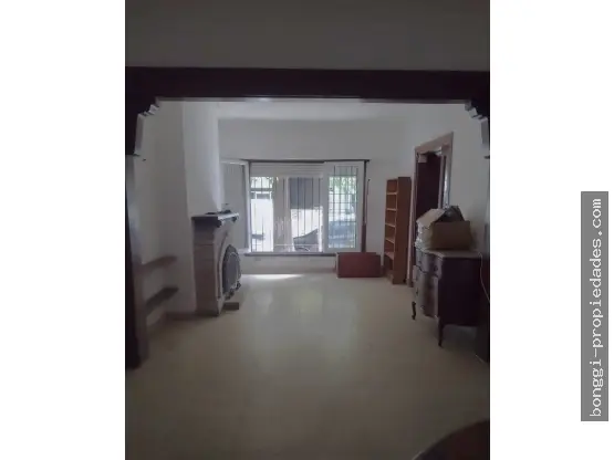 Casa de 5 ambientes en venta en Área Centro