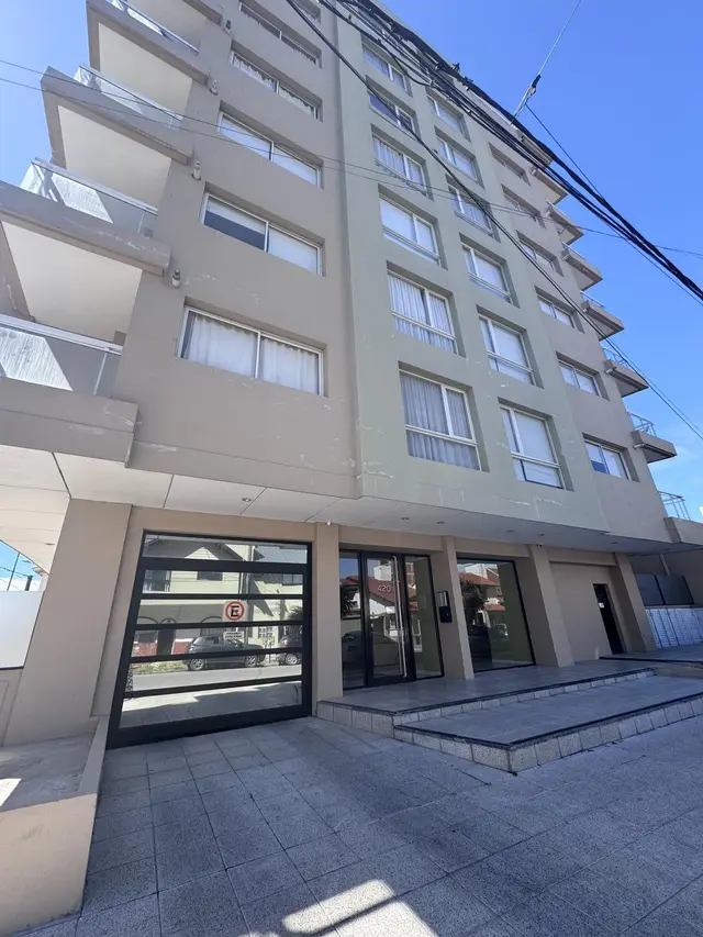 Departamento de 3 ambientes en venta en LA PERLA