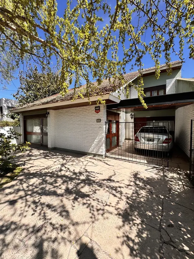 Casa de 3 ambientes en venta en LA FLORIDA