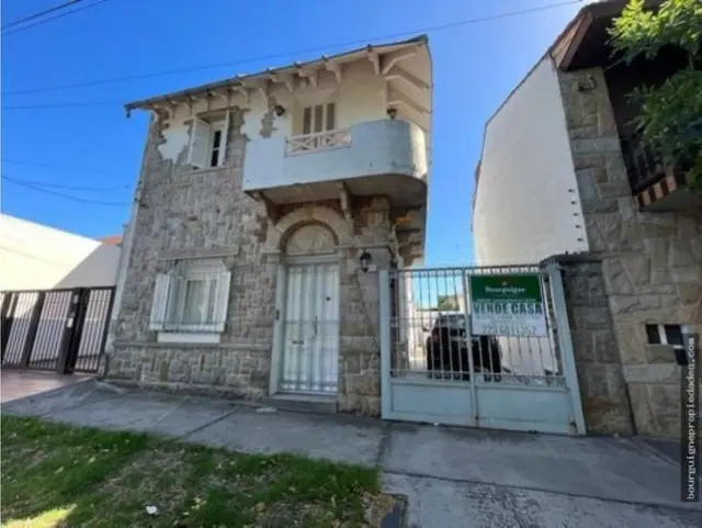 Casa de 3 ambientes en venta en PINOS DE ANCHORENA